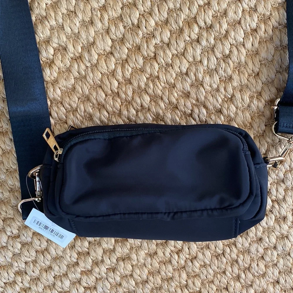 NWT Crossbody Bag with adjustable strap - two pockets - Picture 1 of 8
